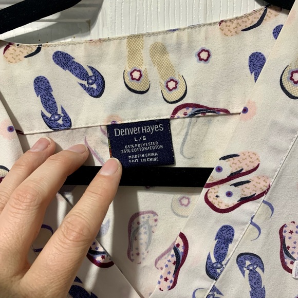 Flip flop scrub top - Picture 2 of 4